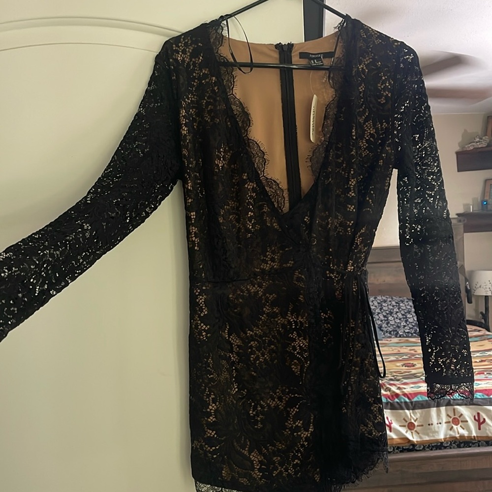 Forever 21 black and tan lace dress